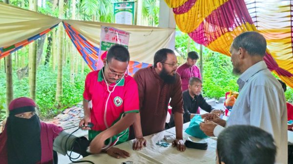 পটিয়া ব্লাড ডোনেট ক্লাবের উদ্যোগে বিনামূল্যে রক্তের গ্রুপ ও ডায়াবেটিস পরীক্ষা